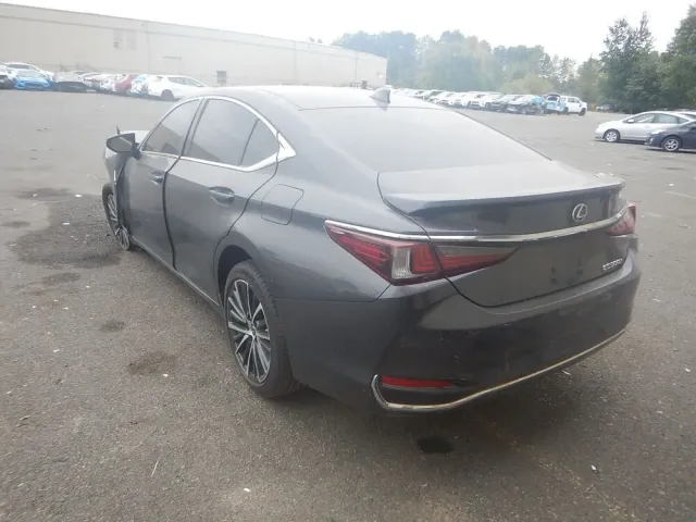 Lexus ES - фото 3