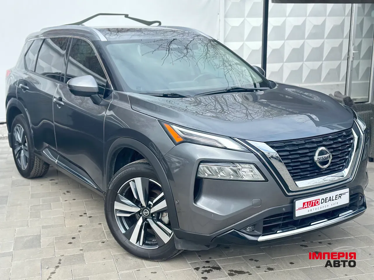 Nissan Rogue - фото 1