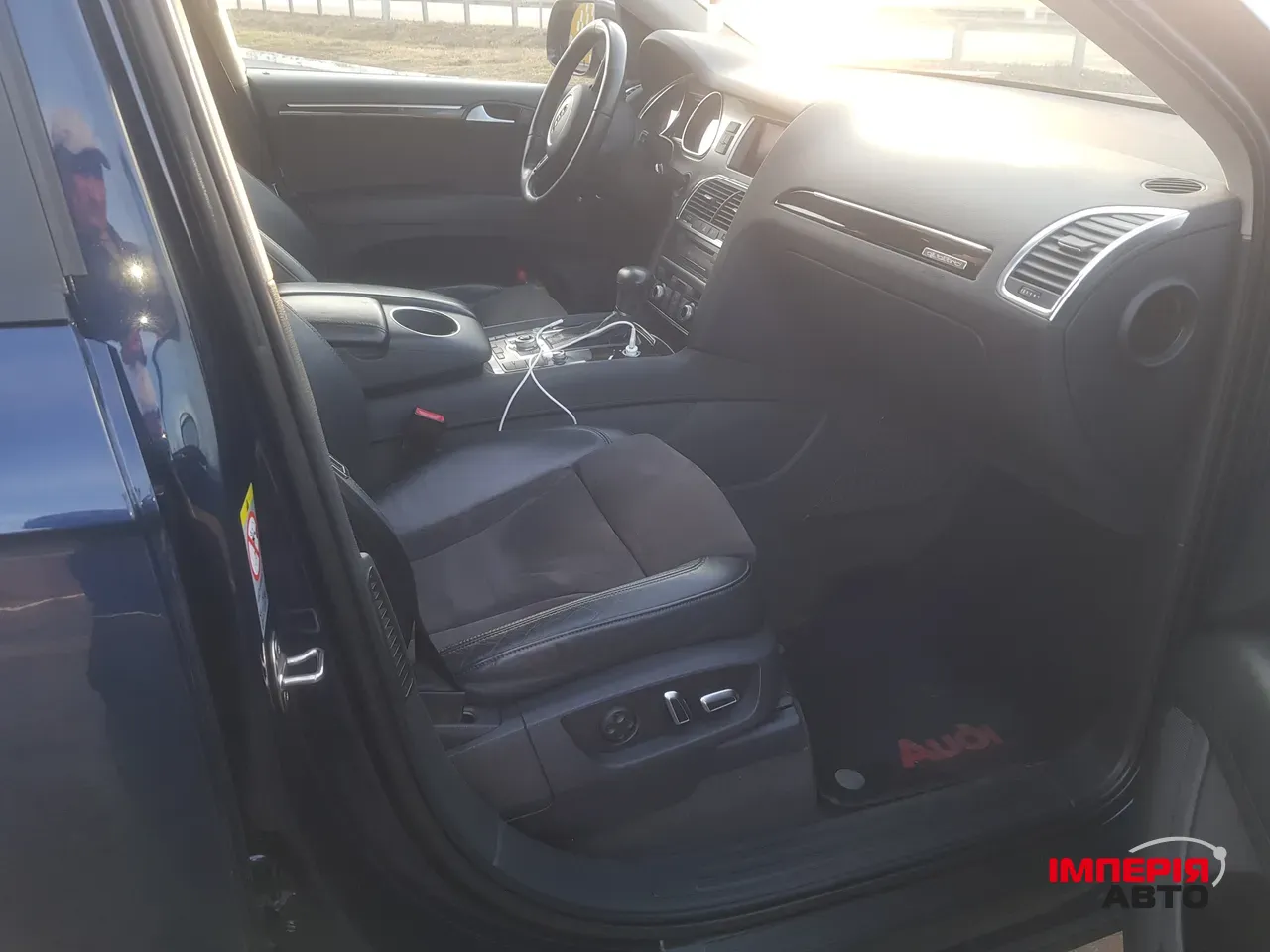 Audi Q7 - фото 7