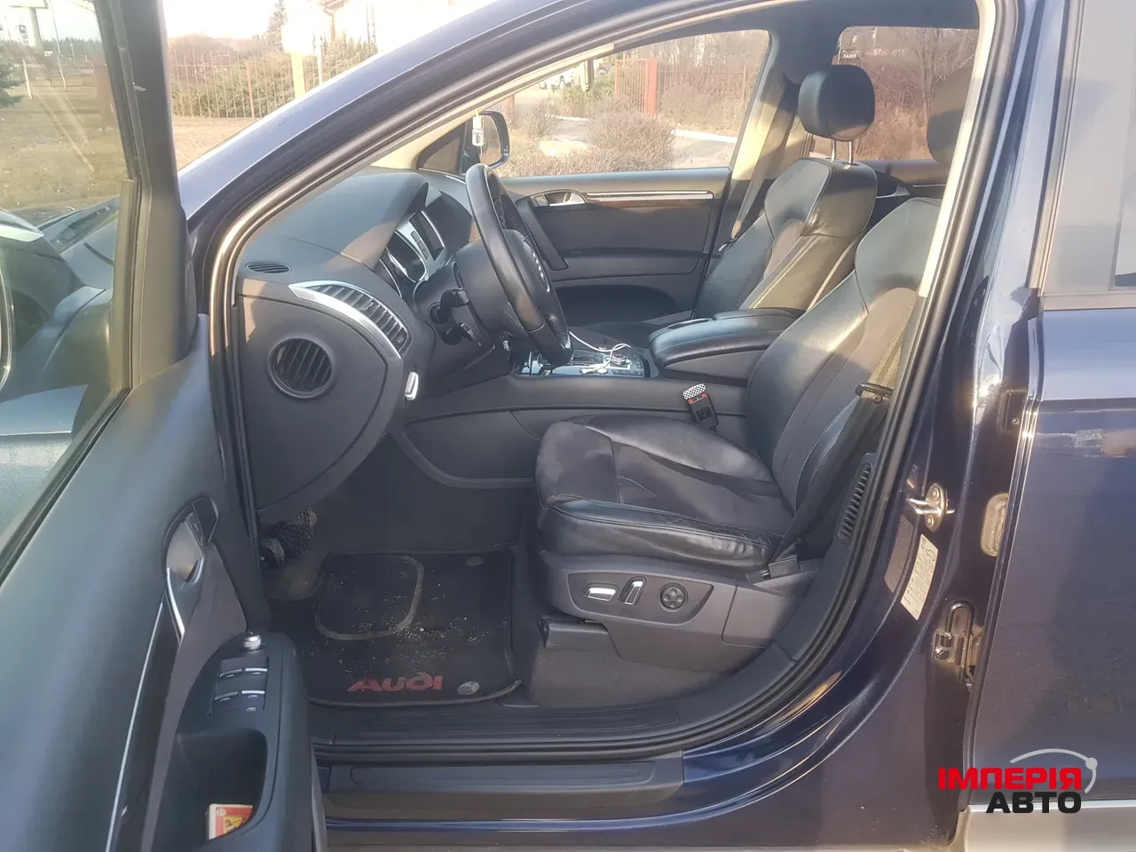 Audi Q7 - фото 8