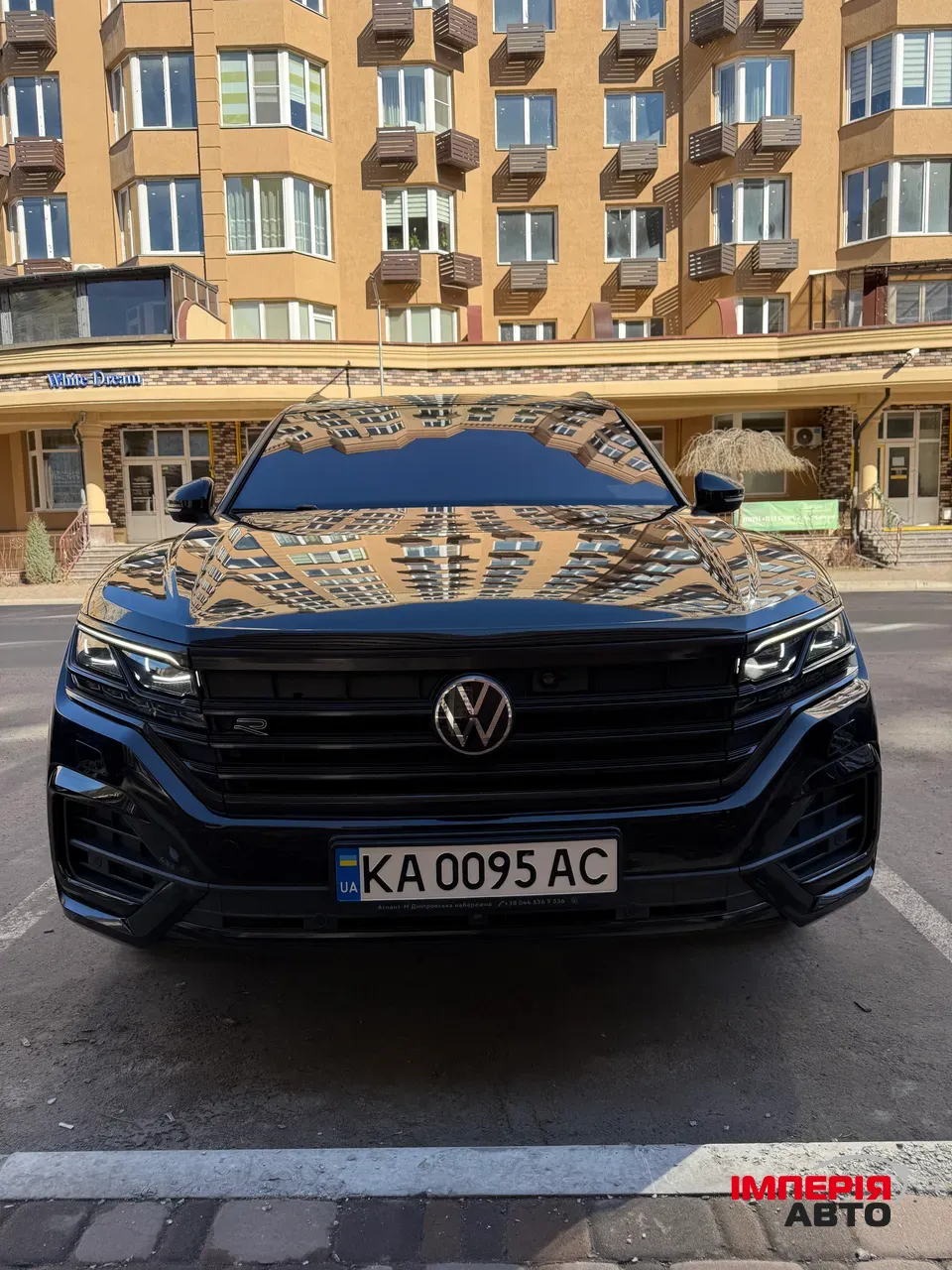 Volkswagen Touareg - фото 1