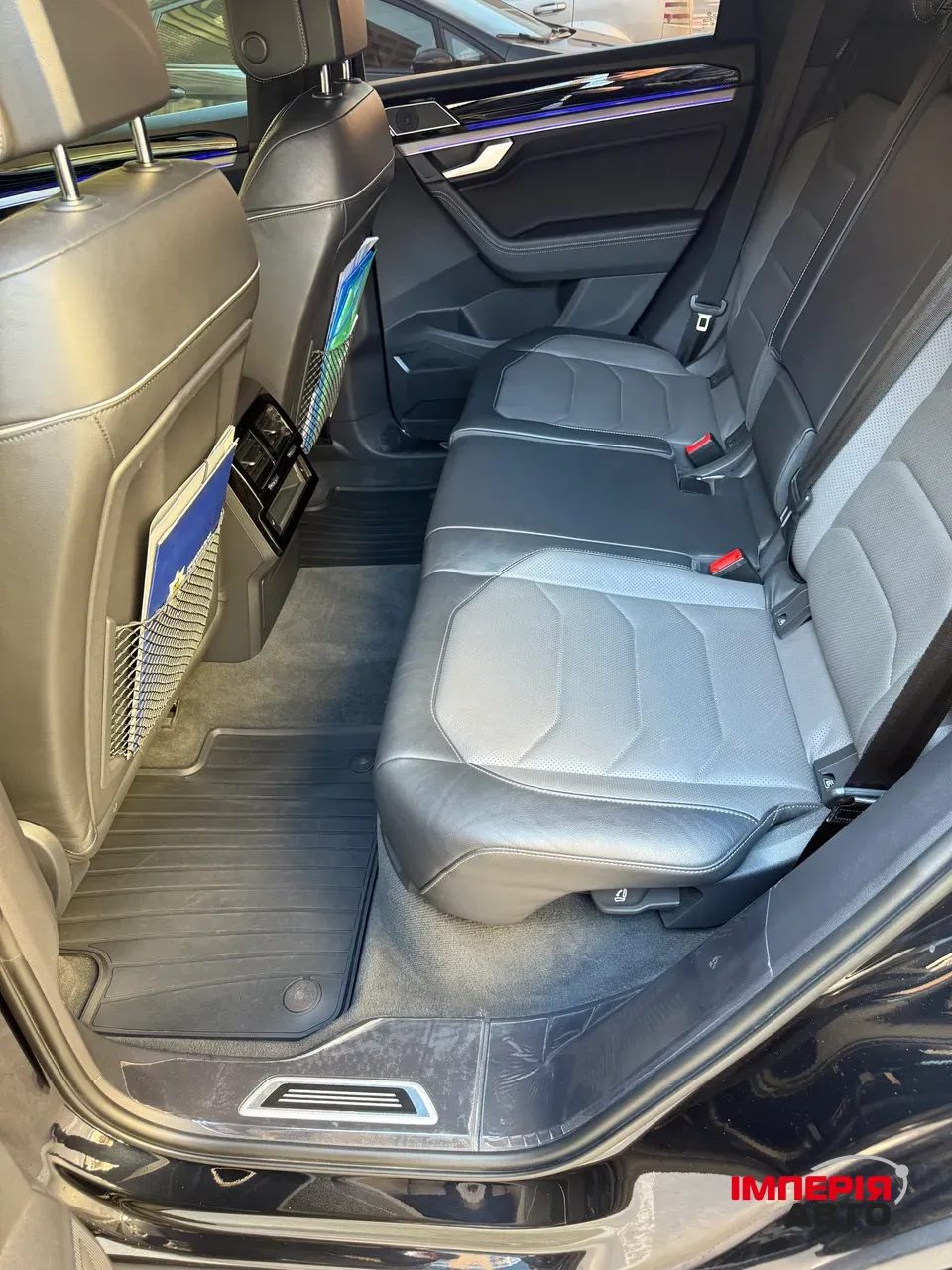 Volkswagen Touareg - фото 9