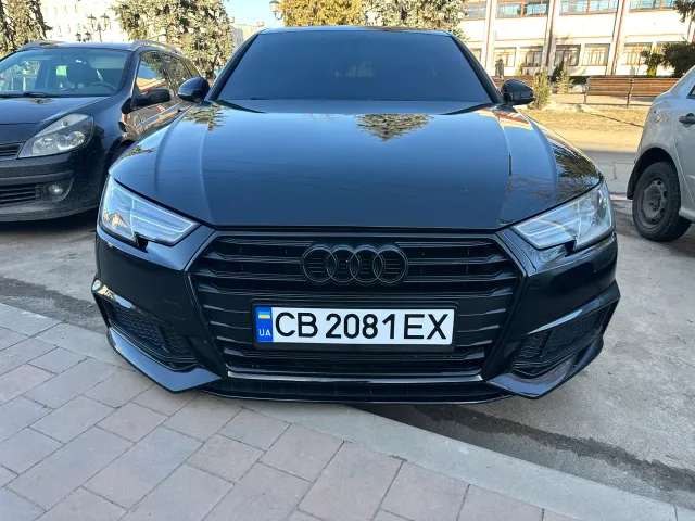 Audi A4 - фото 1