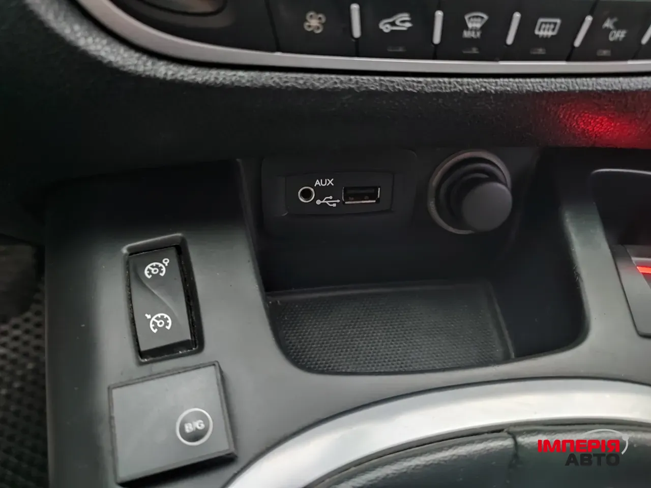 Renault Megane - фото 9