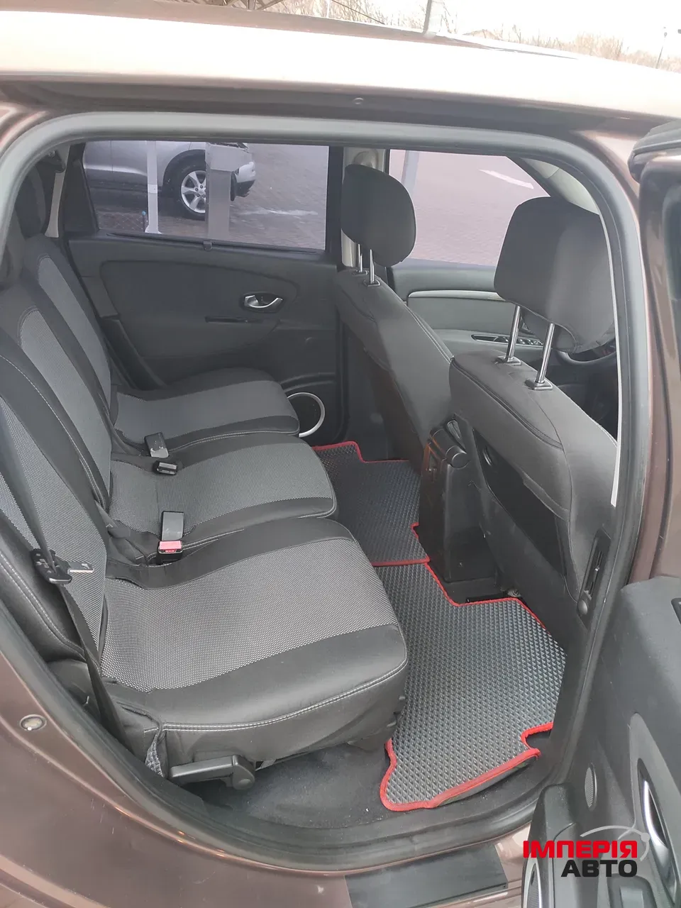 Renault Megane - фото 12