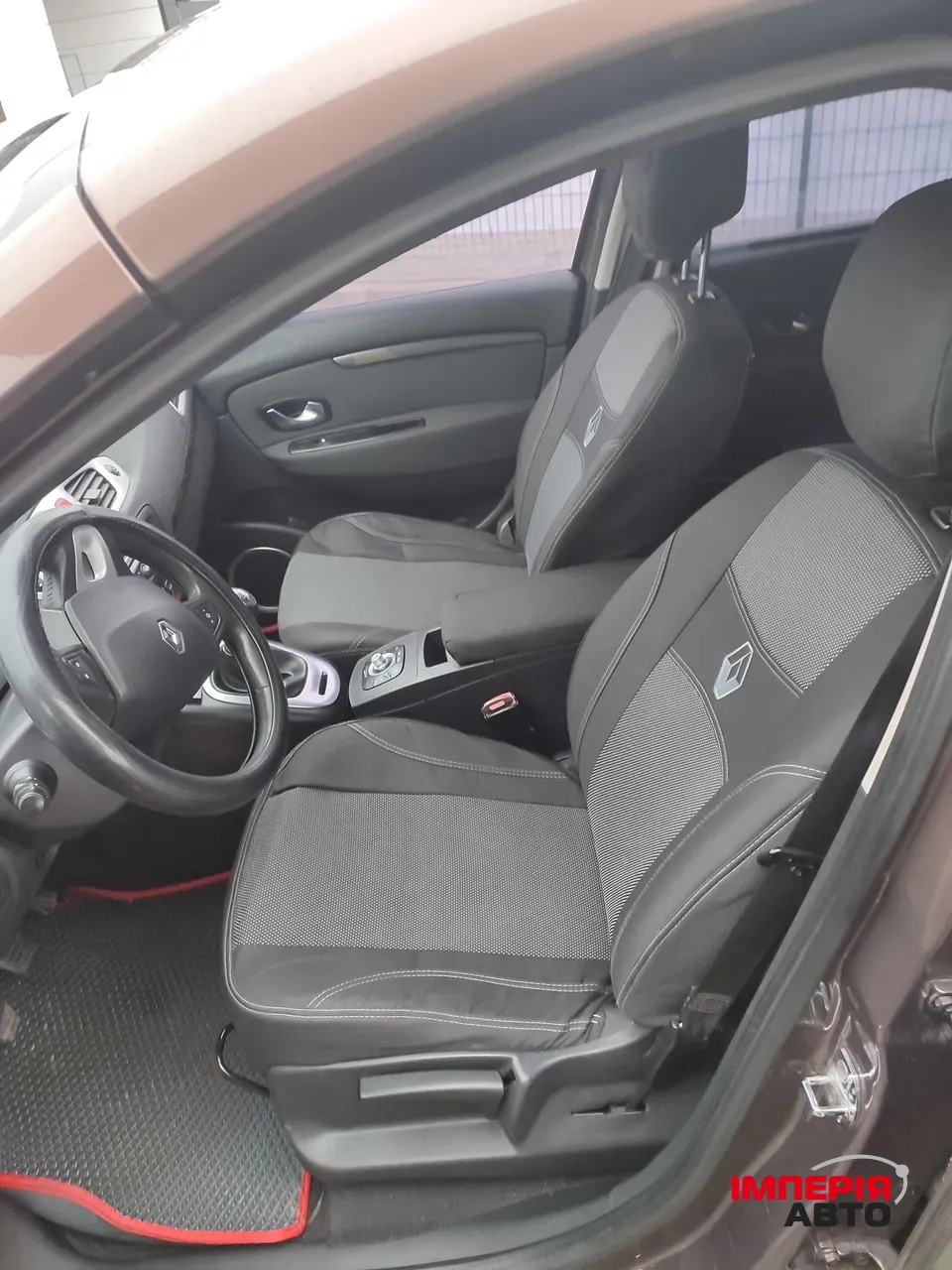 Renault Megane - фото 11