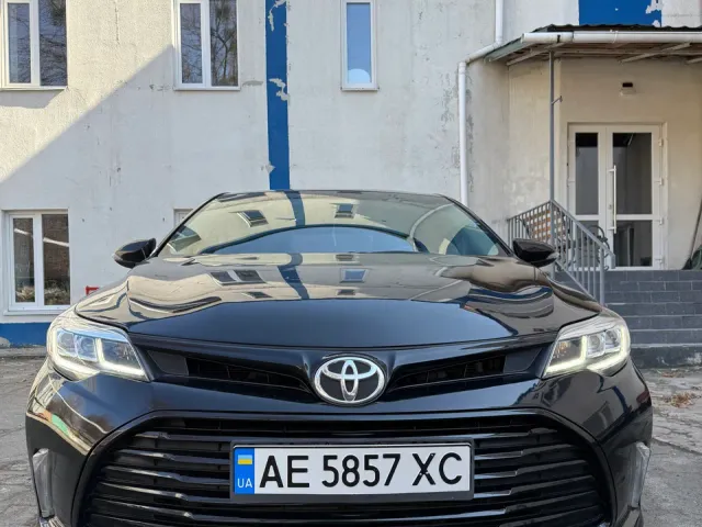 Toyota Avalon - фото 1