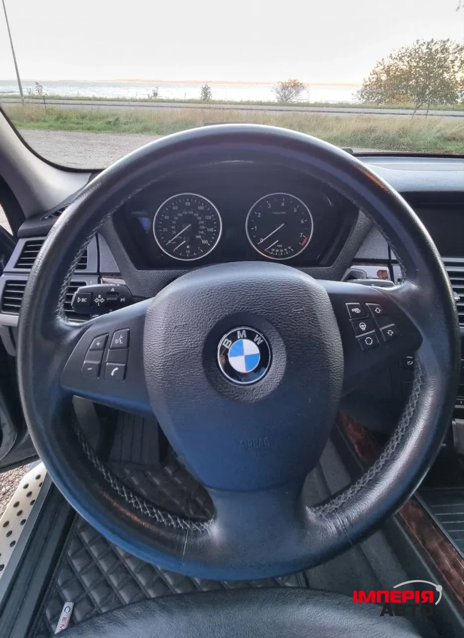 BMW X5 - фото 15