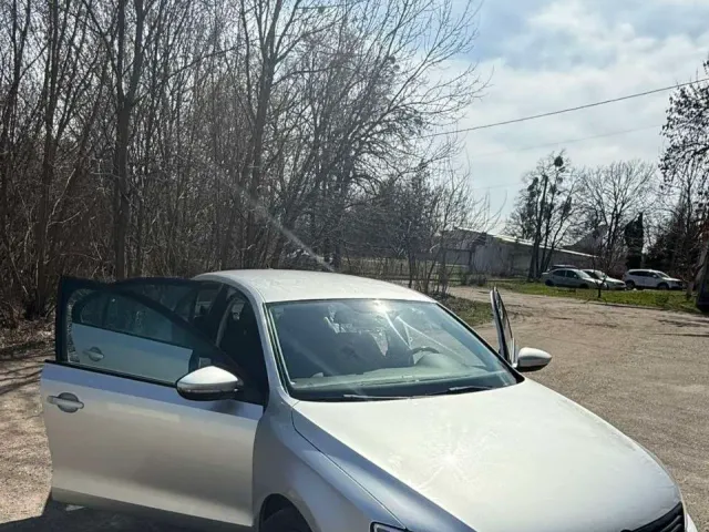 Volkswagen Jetta - фото 5