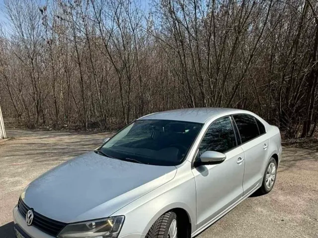 Volkswagen Jetta - фото 1