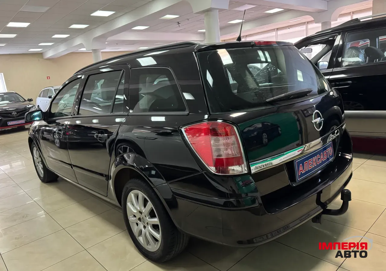 Opel Astra - фото 4