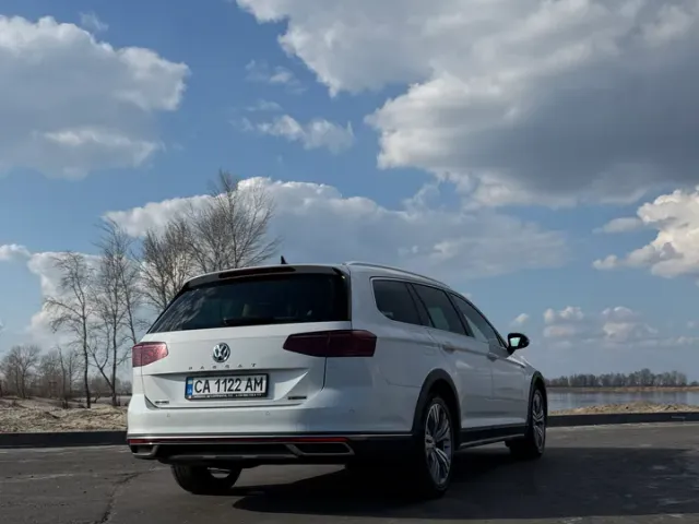 Volkswagen Passat - фото 3