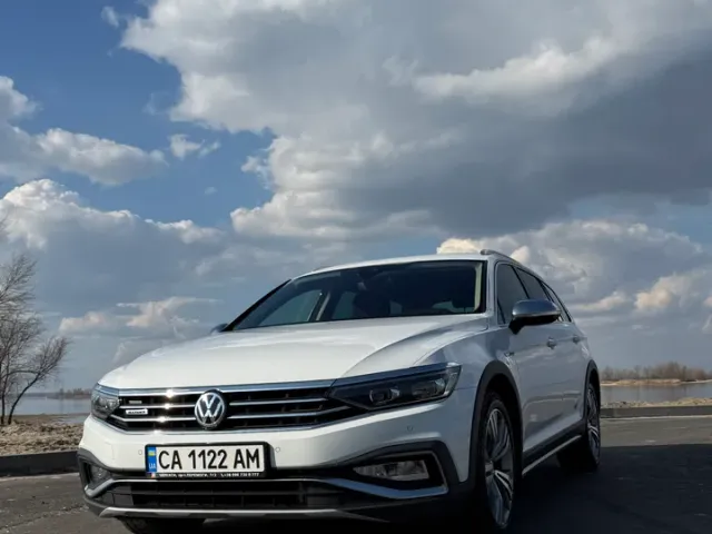 Volkswagen Passat - фото 2