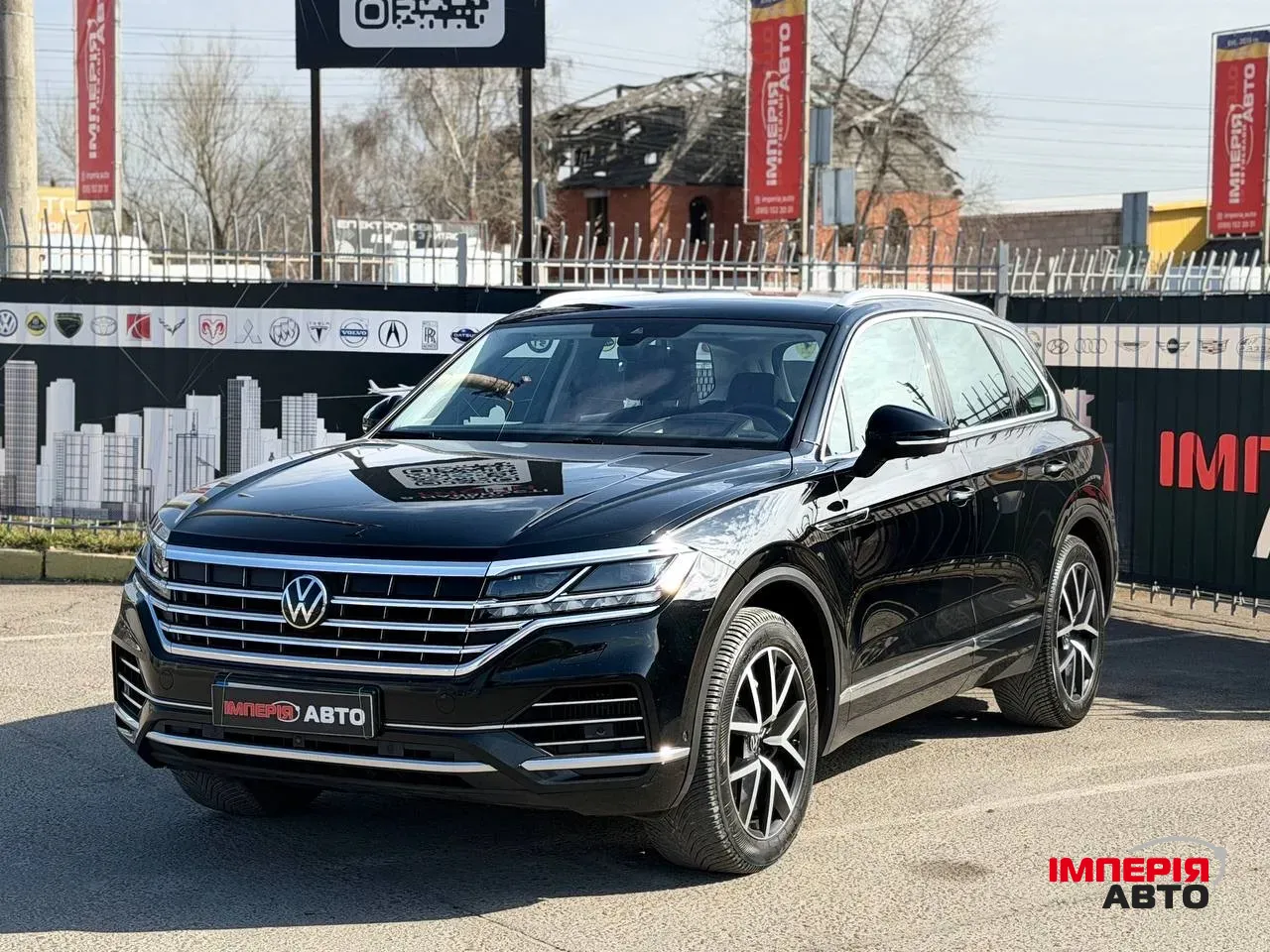 Volkswagen Touareg - фото 1