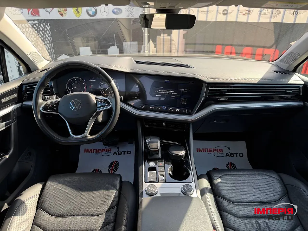 Volkswagen Touareg - фото 12