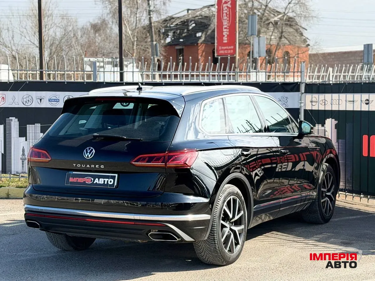 Volkswagen Touareg - фото 5