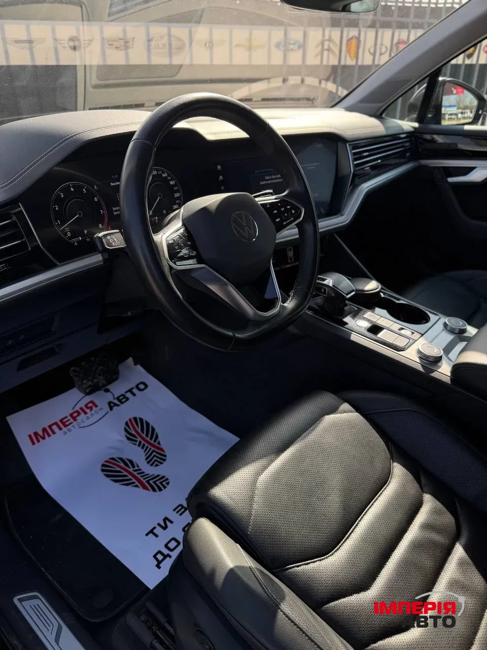 Volkswagen Touareg - фото 7