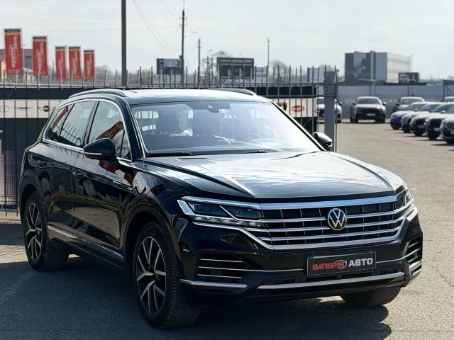 Volkswagen Touareg - фото 2