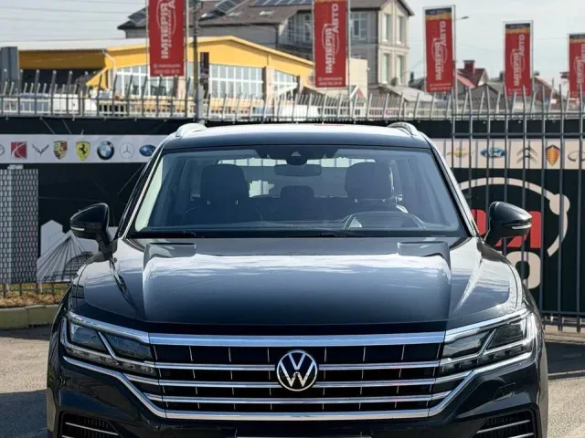 Volkswagen Touareg - фото 3