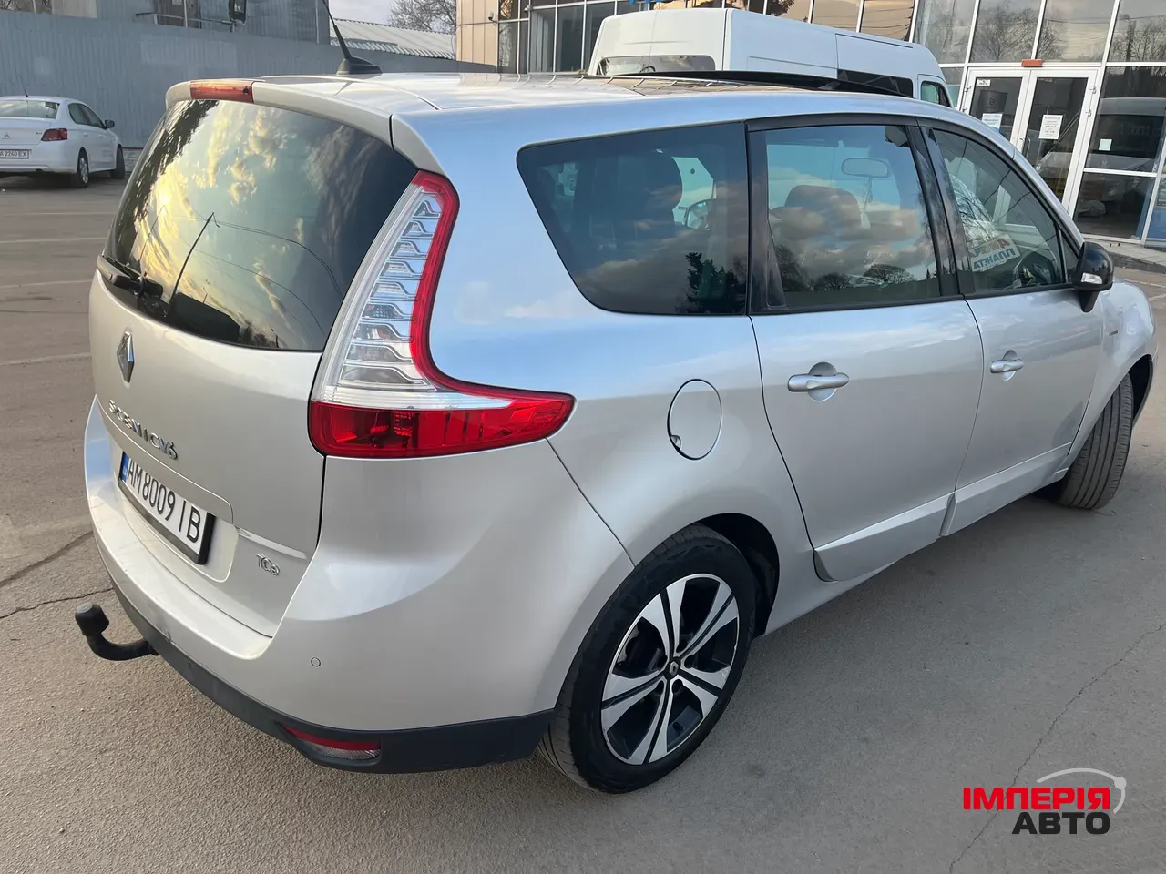 Renault Scenic - фото 4