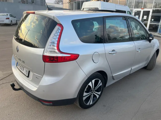 Renault Scenic - фото 4