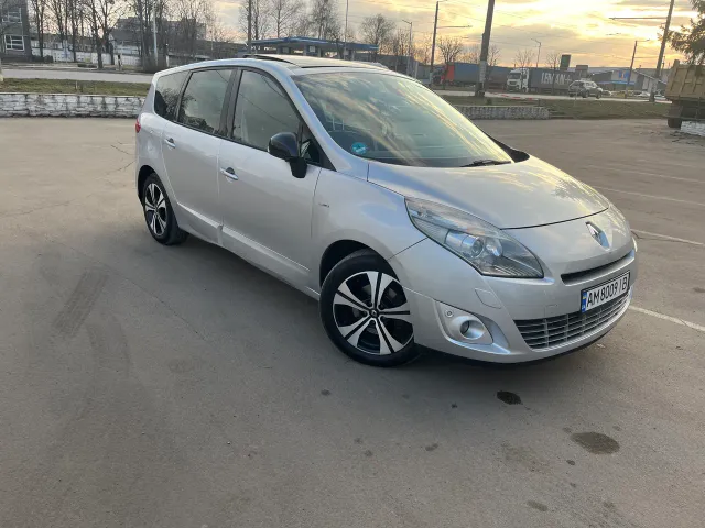 Renault Scenic - фото 1