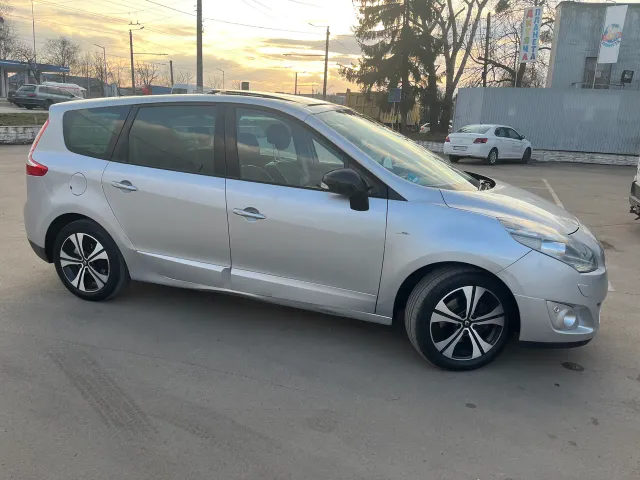 Renault Scenic - фото 3