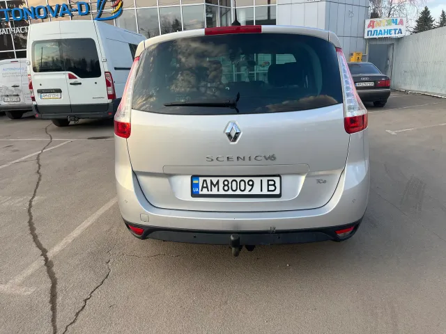 Renault Scenic - фото 5