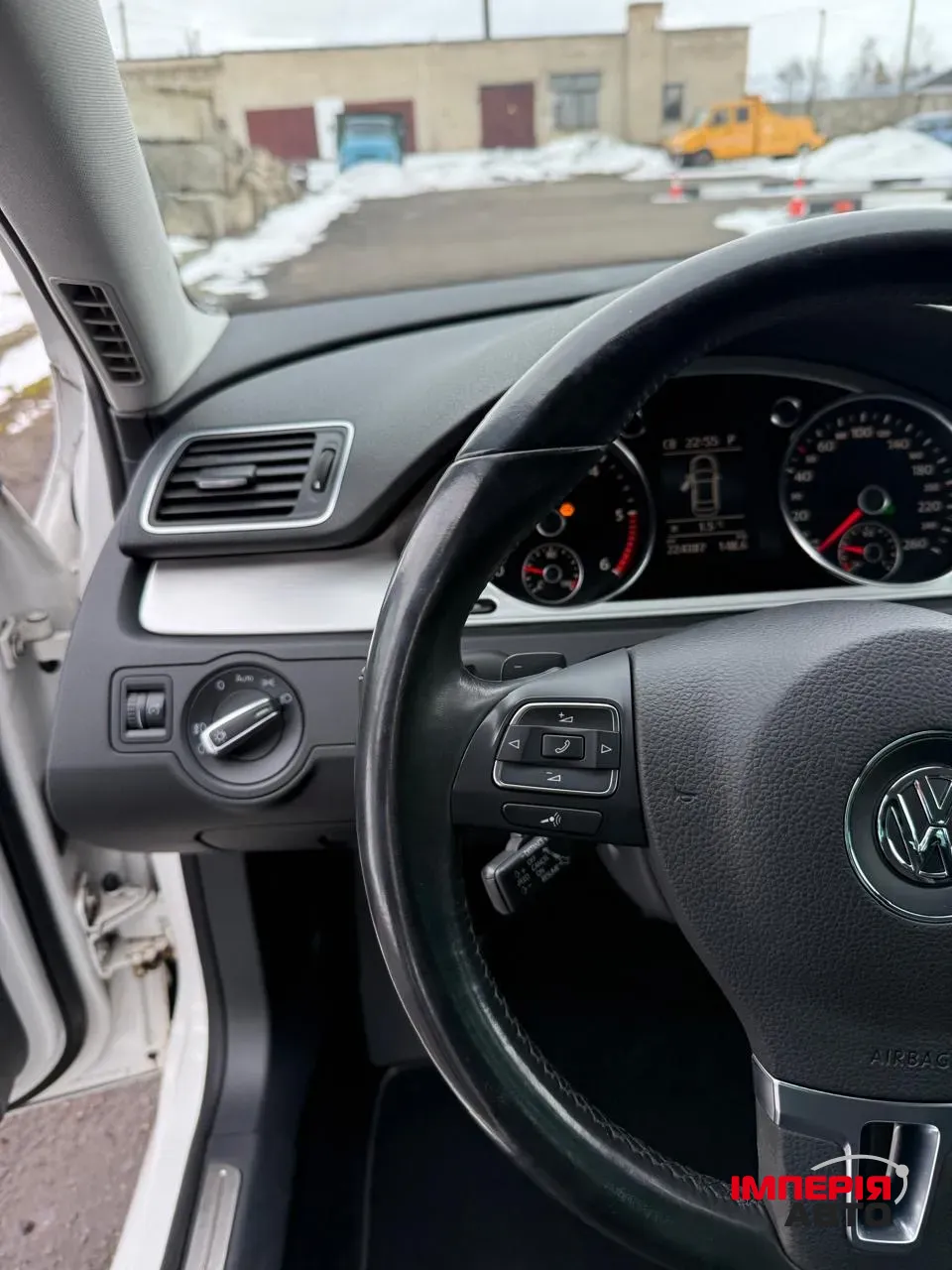 Volkswagen Passat - фото 13