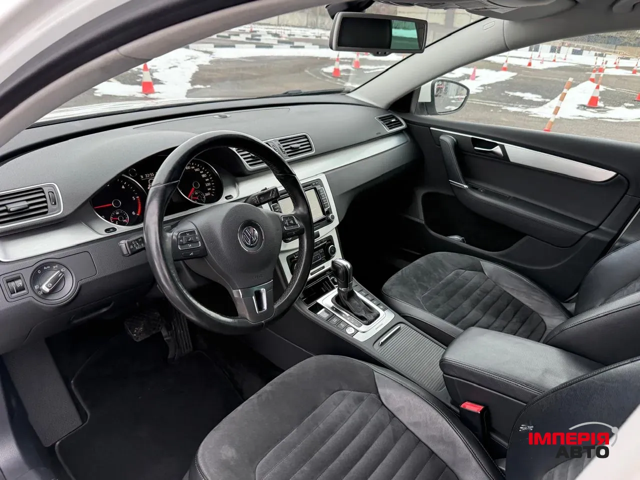 Volkswagen Passat - фото 16