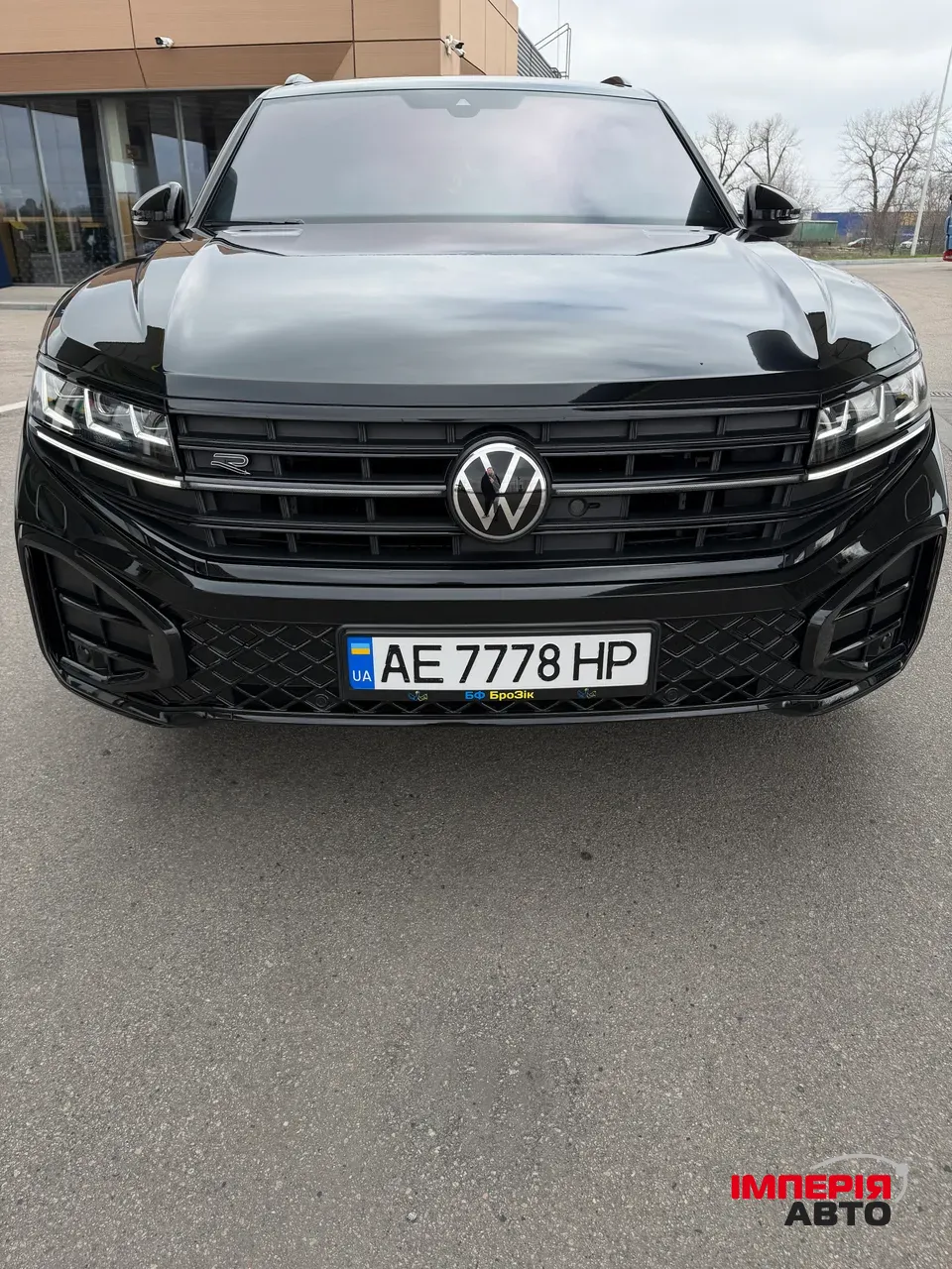Volkswagen Touareg - фото 6