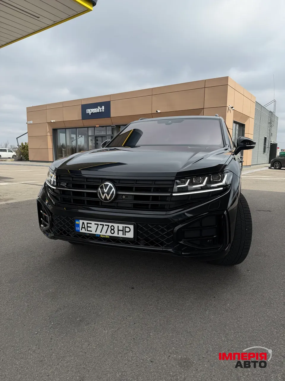 Volkswagen Touareg - фото 1