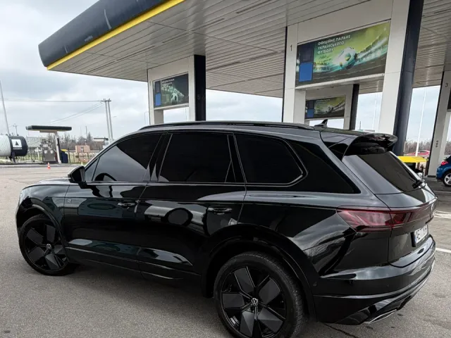 Volkswagen Touareg - фото 3