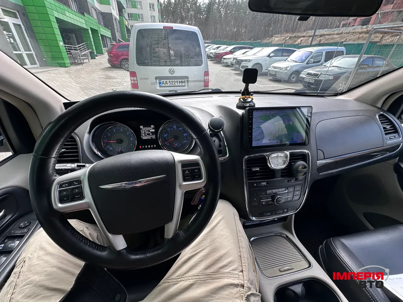 Chrysler Town & Country - фото 8