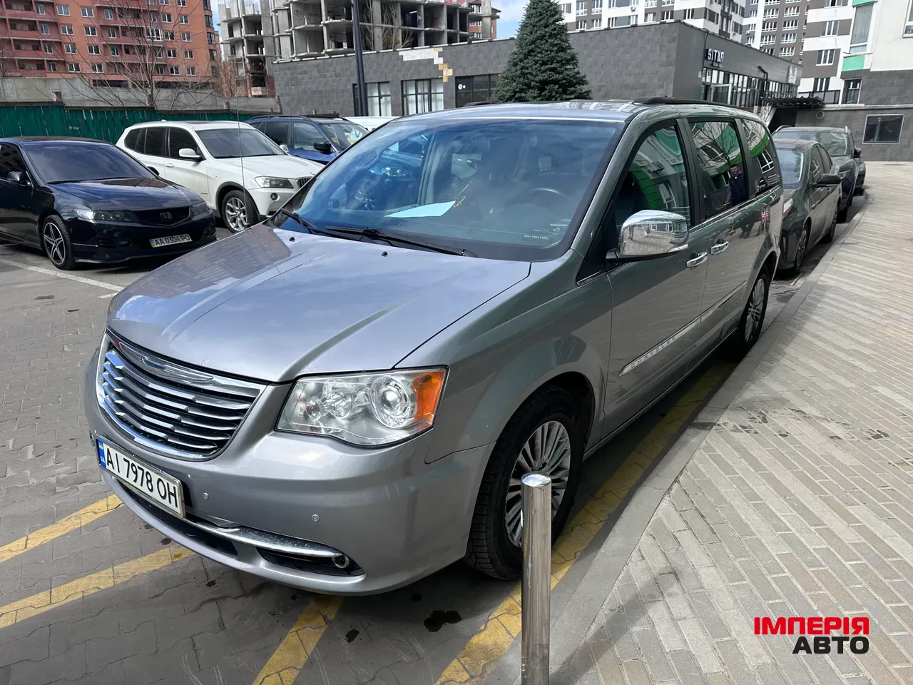 Chrysler Town & Country - фото 1