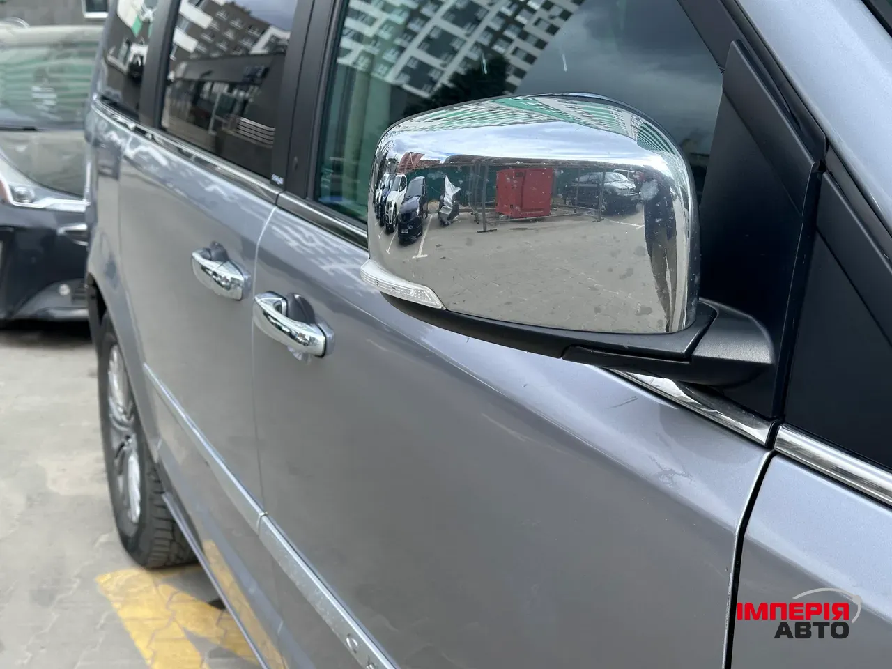 Chrysler Town & Country - фото 6