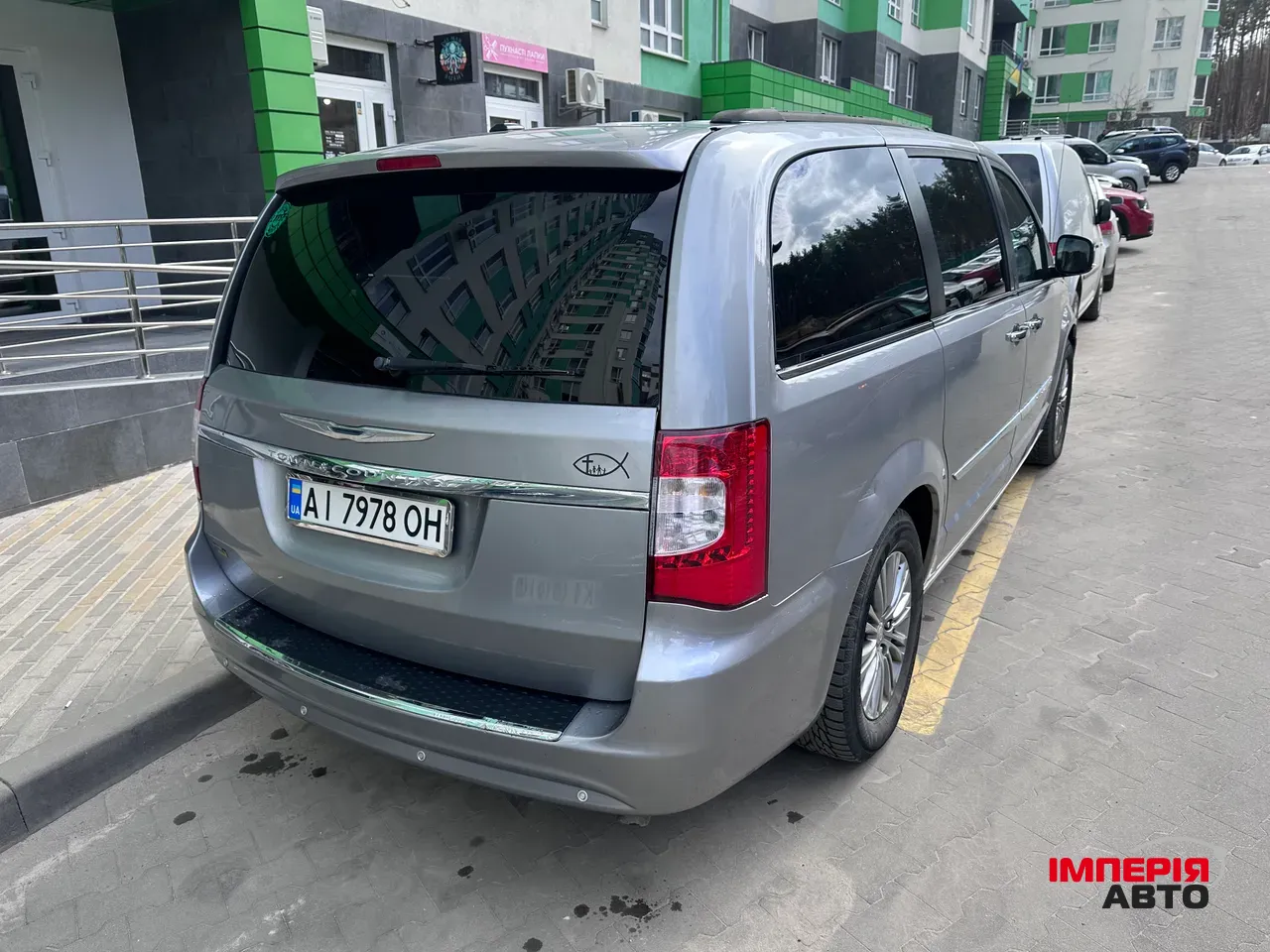 Chrysler Town & Country - фото 4