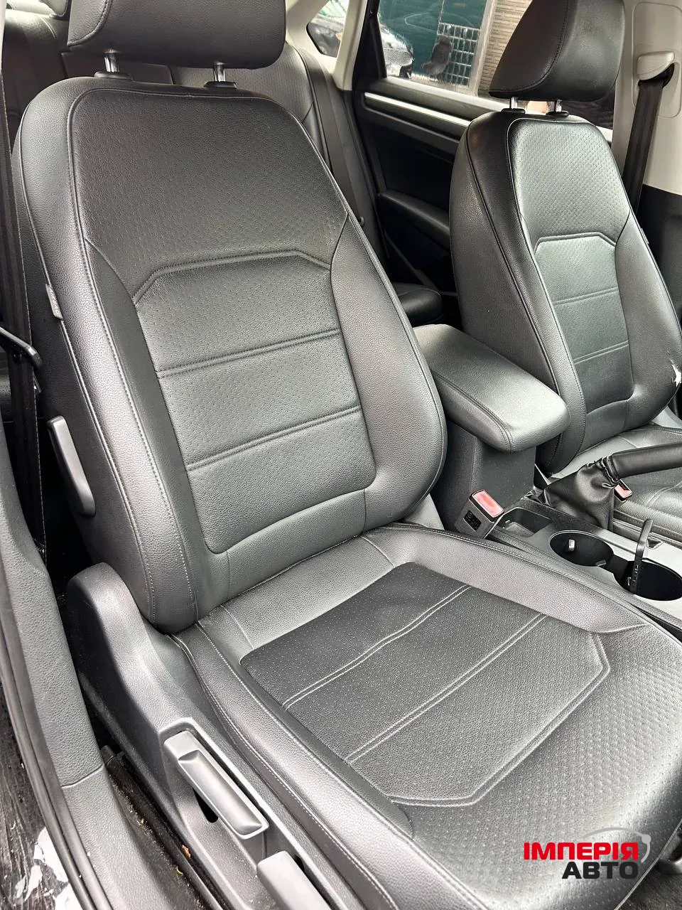 Volkswagen Passat - фото 12