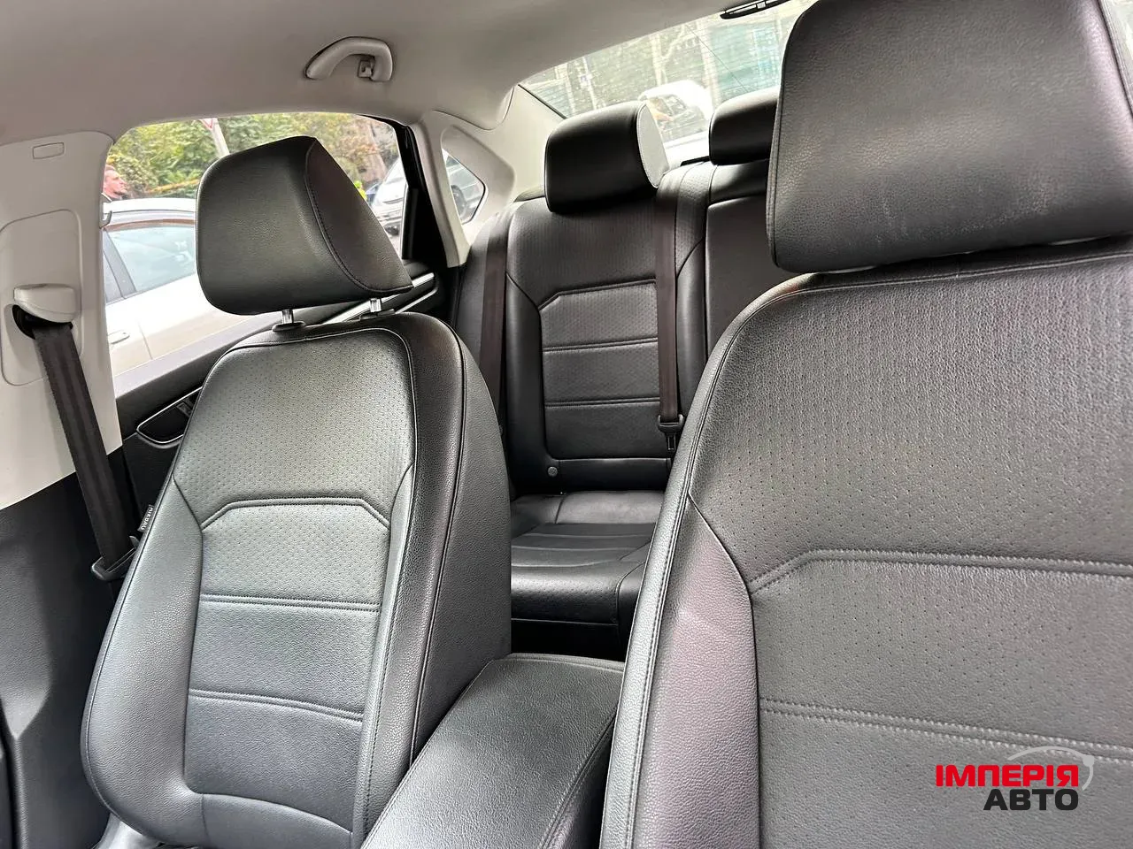 Volkswagen Passat - фото 3