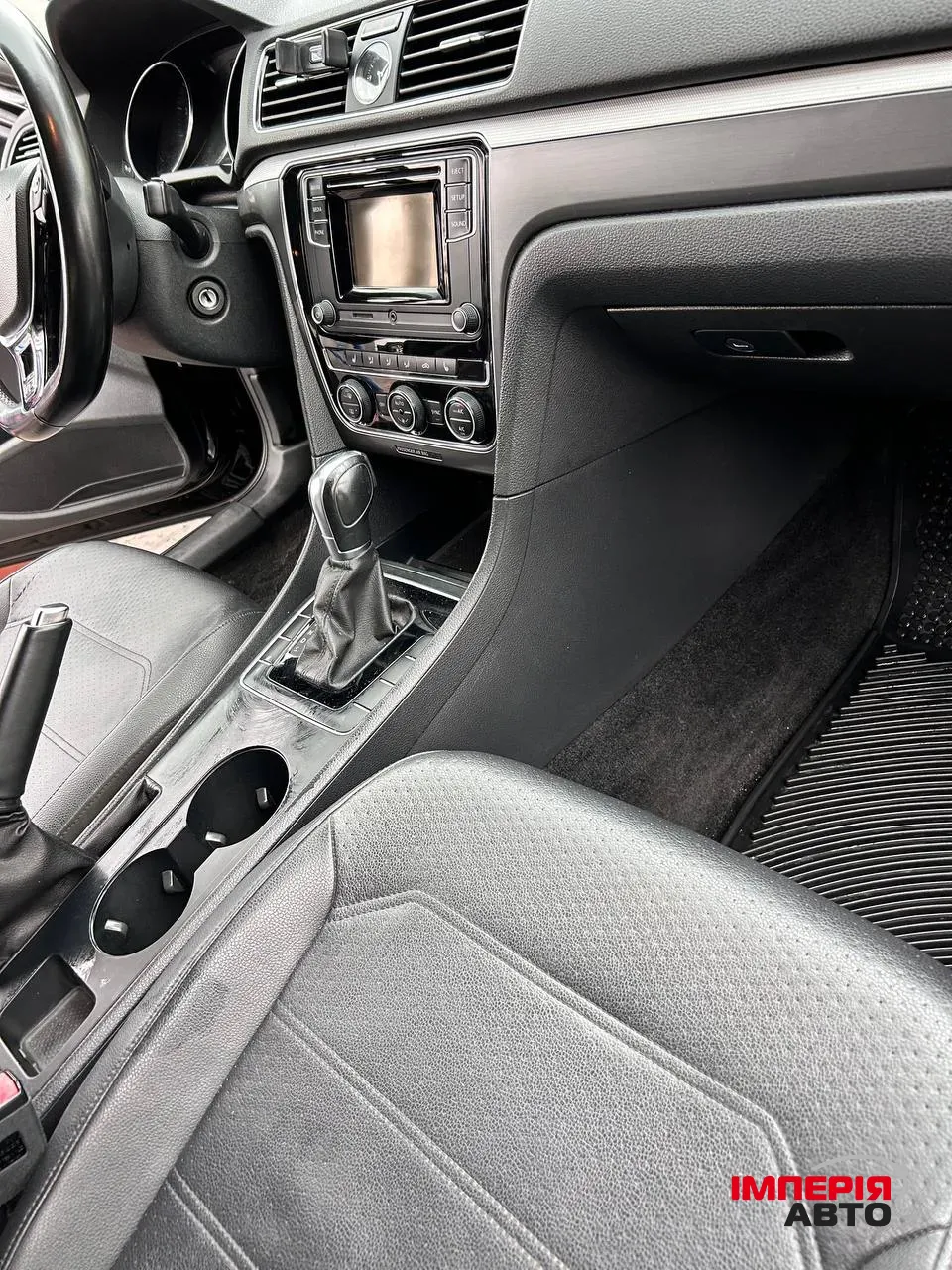 Volkswagen Passat - фото 9