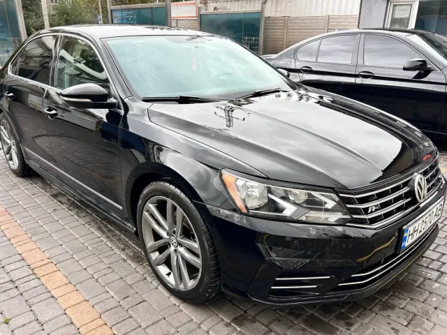 Volkswagen Passat - фото 1