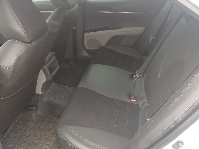 Toyota Camry - фото 2