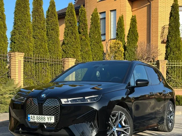 BMW iX - фото 1