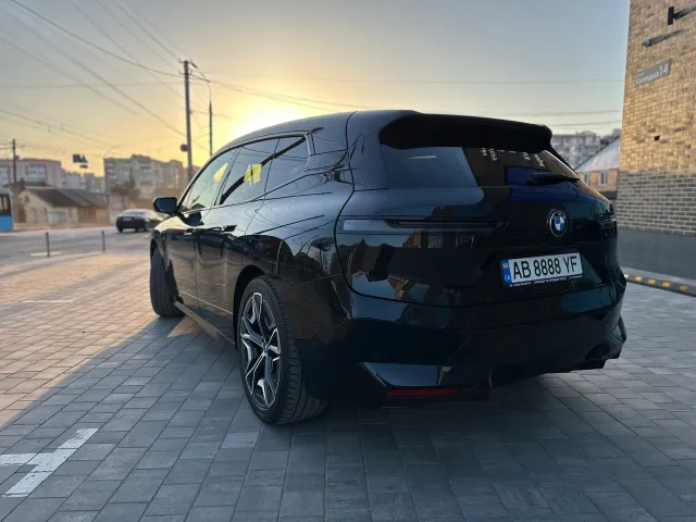 BMW iX - фото 3