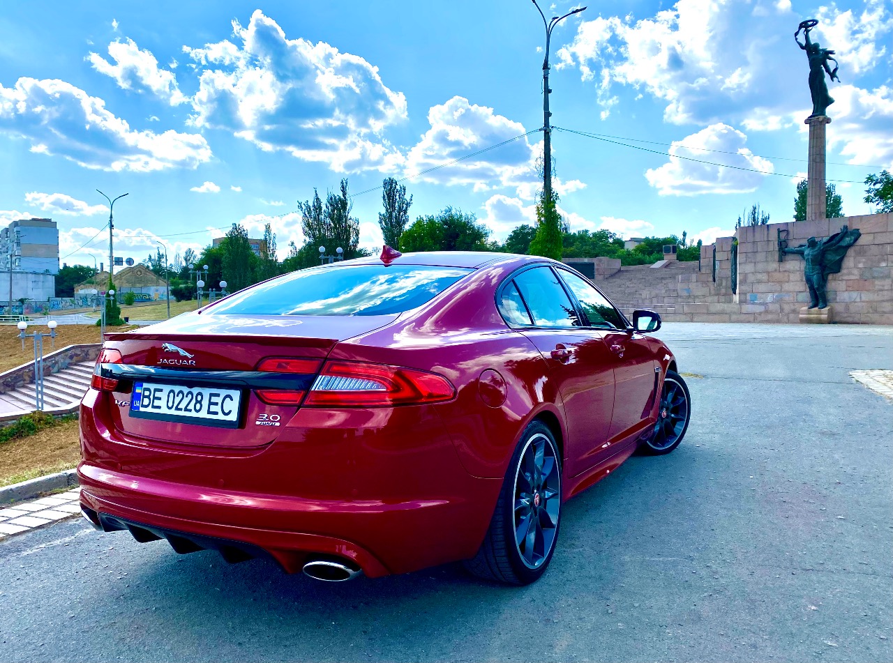 Jaguar XF - фото 8