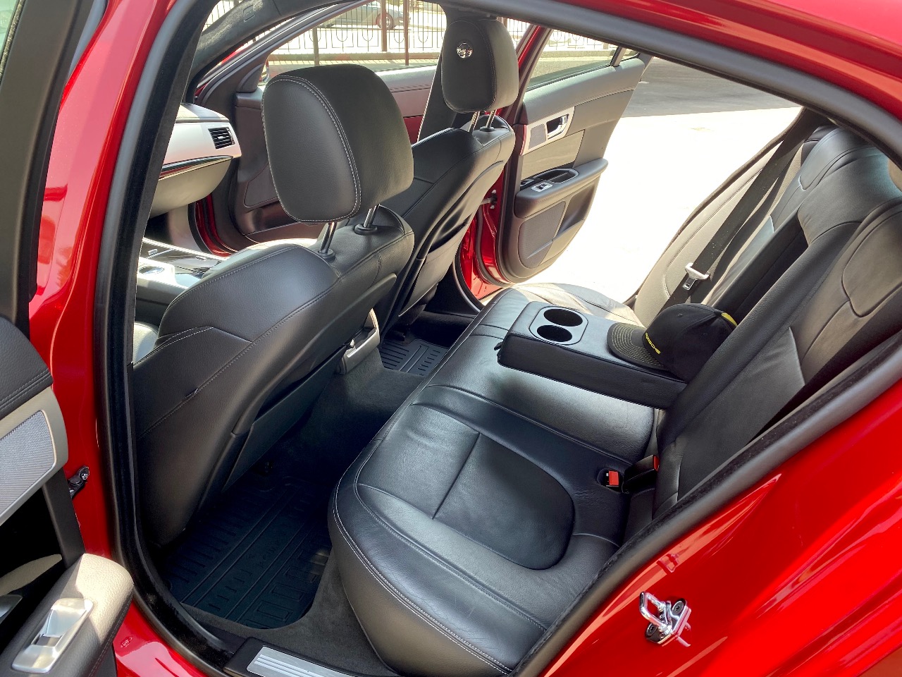 Jaguar XF - фото 13