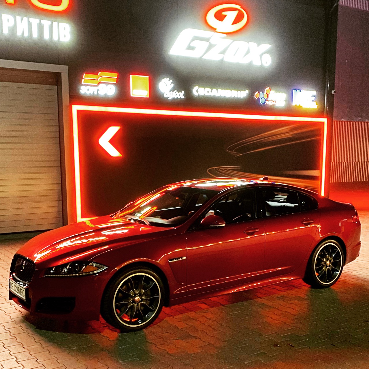 Jaguar XF - фото 10