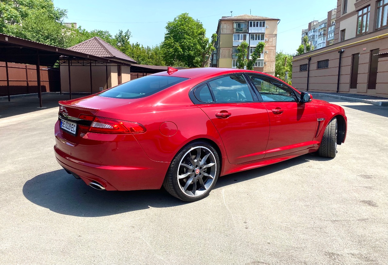 Jaguar XF - фото 7