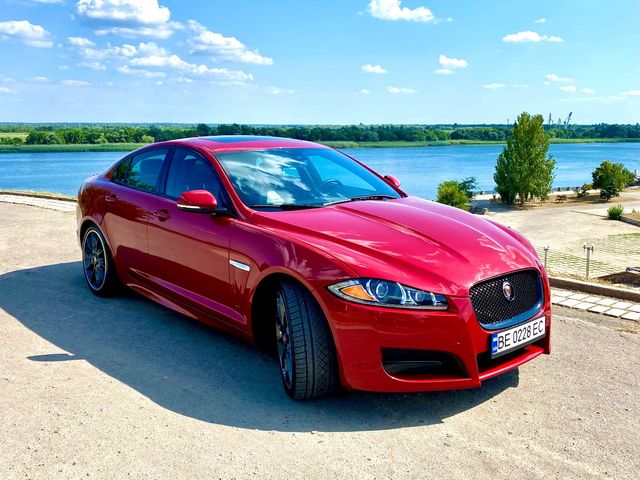 Jaguar XF - фото 4
