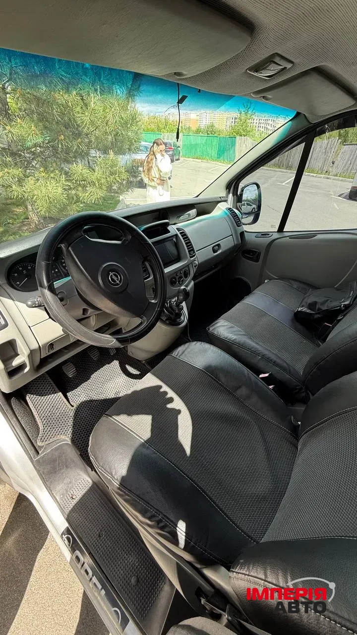 Opel Vivaro - фото 6